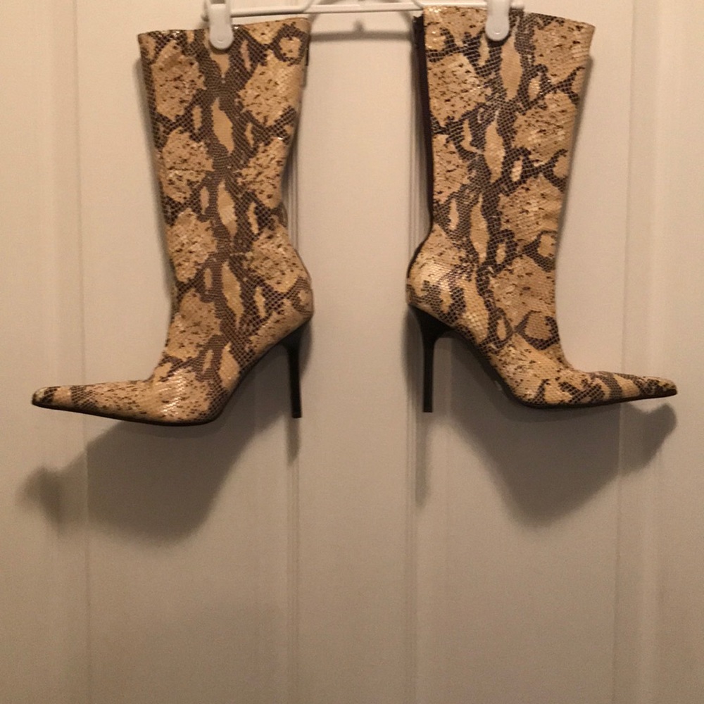 🥾 Aldo Faux Snake Skin Boots WB07